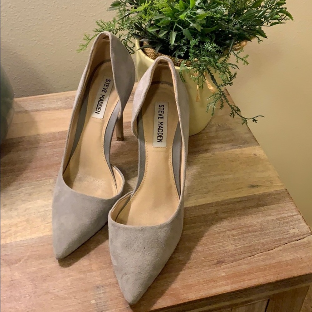 Steve Madden grey suede pumps size 8!